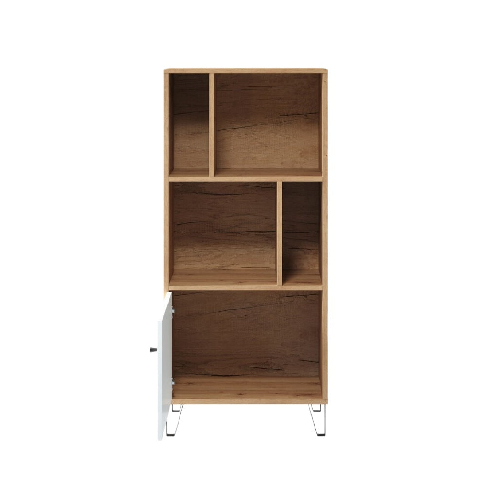 Étagère en bois avec compartiments ouverts et porte blanche